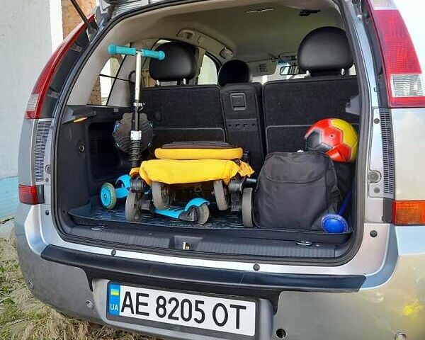 Серый Опель Мерива, объемом двигателя 1.6 л и пробегом 166 тыс. км за 4900 $, фото 9 на Automoto.ua