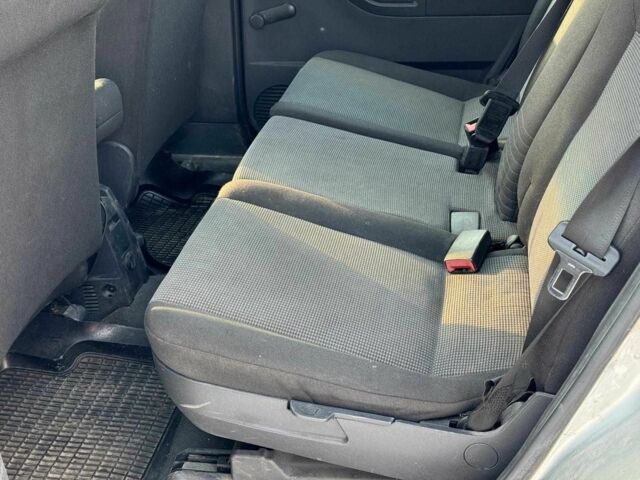 Серый Опель Мерива, объемом двигателя 1.6 л и пробегом 240 тыс. км за 4290 $, фото 17 на Automoto.ua