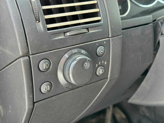 Серый Опель Мерива, объемом двигателя 1.6 л и пробегом 240 тыс. км за 4290 $, фото 15 на Automoto.ua