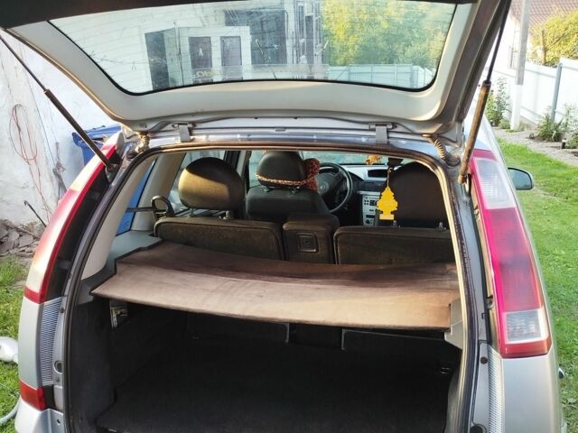 Серый Опель Мерива, объемом двигателя 1.7 л и пробегом 343 тыс. км за 1900 $, фото 7 на Automoto.ua