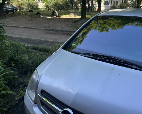 Серый Опель Мерива, объемом двигателя 1.6 л и пробегом 260 тыс. км за 4500 $, фото 3 на Automoto.ua