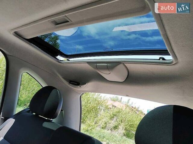 Серый Опель Мерива, объемом двигателя 1.6 л и пробегом 237 тыс. км за 4100 $, фото 2 на Automoto.ua