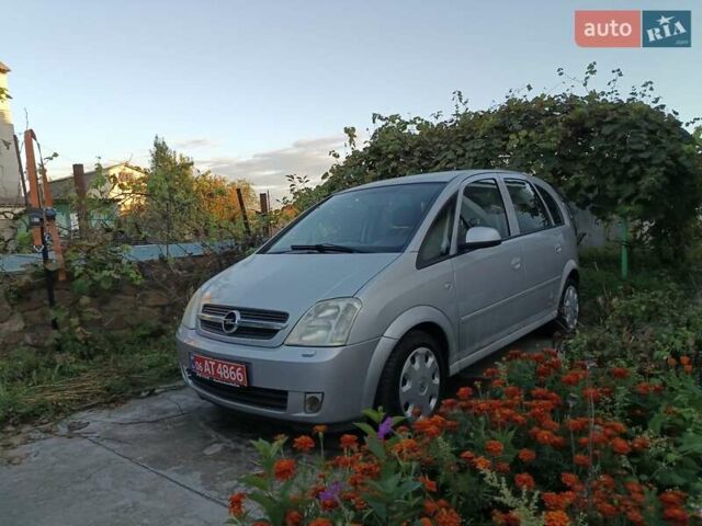 Серый Опель Мерива, объемом двигателя 1.6 л и пробегом 214 тыс. км за 3798 $, фото 2 на Automoto.ua