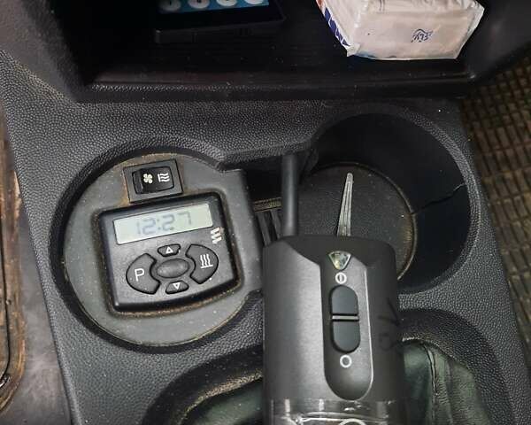 Сірий Опель Меріва, об'ємом двигуна 1.7 л та пробігом 237 тис. км за 4200 $, фото 19 на Automoto.ua