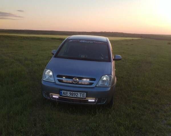 Сірий Опель Меріва, об'ємом двигуна 1.6 л та пробігом 200 тис. км за 5000 $, фото 9 на Automoto.ua