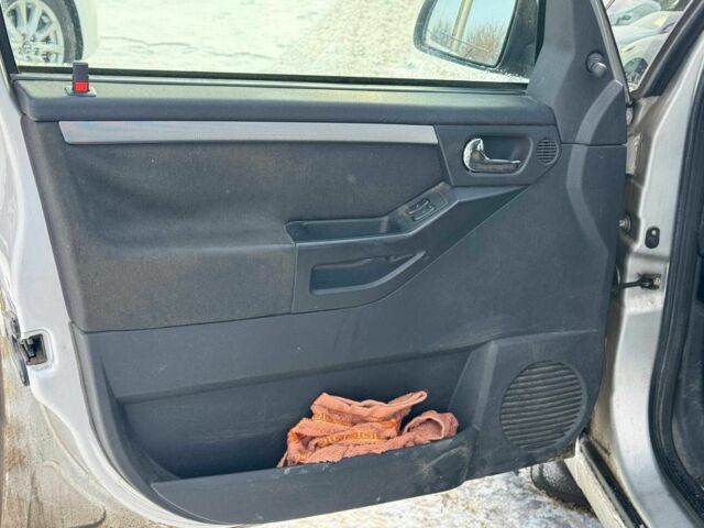 Серый Опель Мерива, объемом двигателя 1.6 л и пробегом 240 тыс. км за 4290 $, фото 11 на Automoto.ua