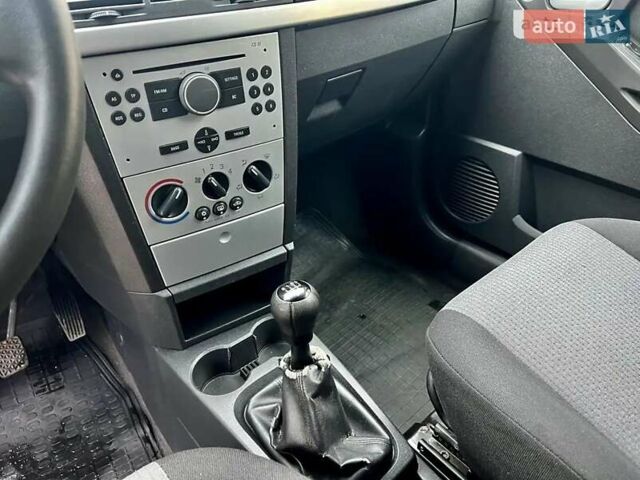 Сірий Опель Меріва, об'ємом двигуна 1.4 л та пробігом 190 тис. км за 4400 $, фото 20 на Automoto.ua