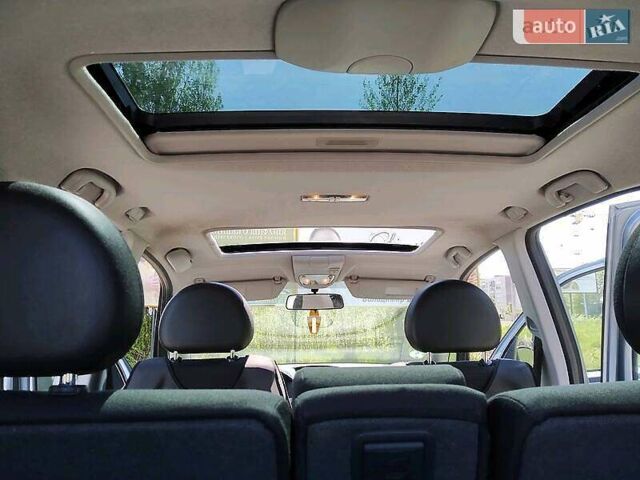 Серый Опель Мерива, объемом двигателя 1.6 л и пробегом 237 тыс. км за 4100 $, фото 4 на Automoto.ua