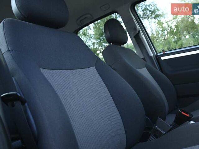 Опель Мерива 2006 в Бердичеве на Automoto.ua Серый Опель Мерива, объемом двигателя 1.6 л и пробегом 128 тыс. км за 4400 $, фото 36 на Automoto.ua