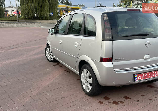 Сірий Опель Меріва, об'ємом двигуна 1.6 л та пробігом 170 тис. км за 4750 $, фото 2 на Automoto.ua