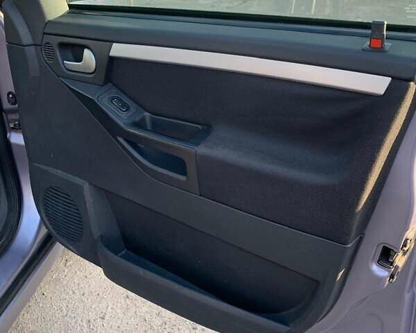 Серый Опель Мерива, объемом двигателя 1.36 л и пробегом 164 тыс. км за 4250 $, фото 16 на Automoto.ua