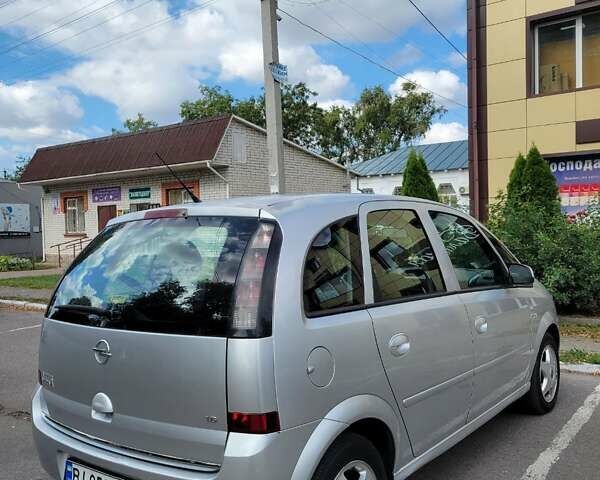Серый Опель Мерива, объемом двигателя 1.6 л и пробегом 253 тыс. км за 4500 $, фото 9 на Automoto.ua