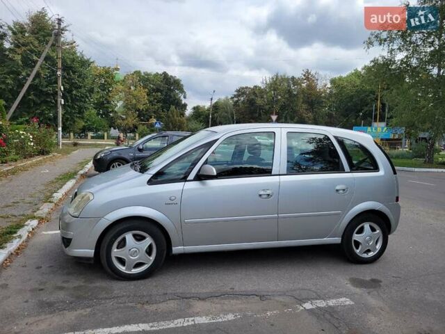 Серый Опель Мерива, объемом двигателя 1.6 л и пробегом 253 тыс. км за 4500 $, фото 1 на Automoto.ua