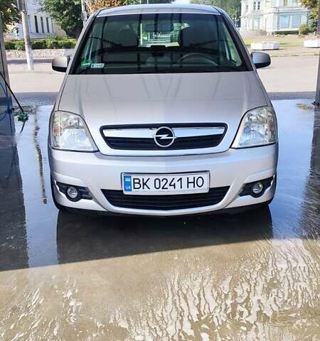 Сірий Опель Меріва, об'ємом двигуна 1.6 л та пробігом 228 тис. км за 4950 $, фото 5 на Automoto.ua