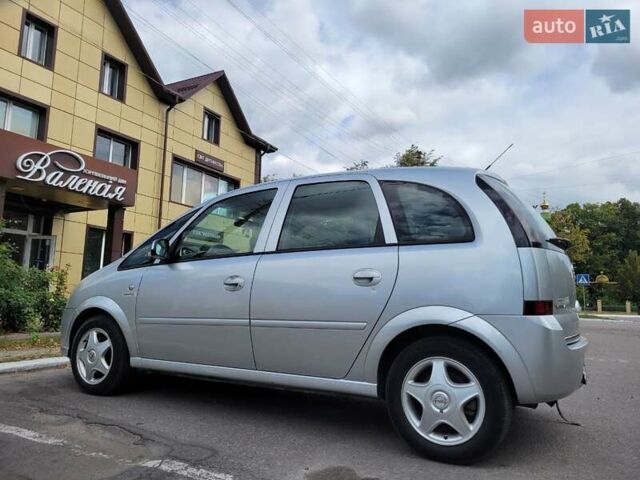 Серый Опель Мерива, объемом двигателя 1.6 л и пробегом 253 тыс. км за 4500 $, фото 5 на Automoto.ua