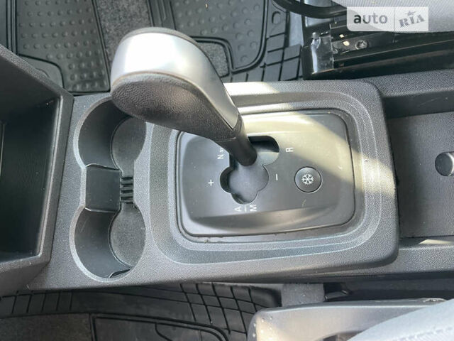 Сірий Опель Меріва, об'ємом двигуна 1.6 л та пробігом 153 тис. км за 5500 $, фото 16 на Automoto.ua
