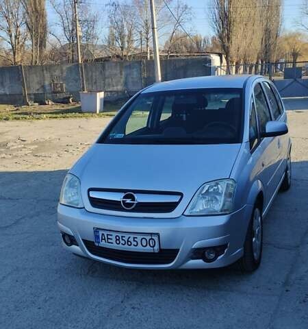 Сірий Опель Меріва, об'ємом двигуна 1.6 л та пробігом 228 тис. км за 4950 $, фото 16 на Automoto.ua