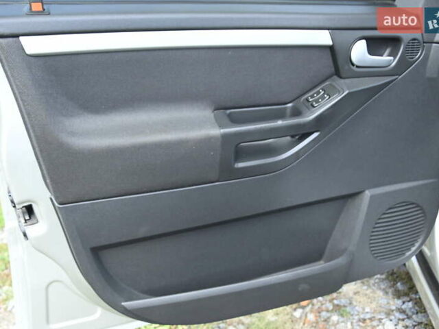 Опель Мерива 2006 в Бердичеве на Automoto.ua Серый Опель Мерива, объемом двигателя 1.6 л и пробегом 128 тыс. км за 4400 $, фото 14 на Automoto.ua