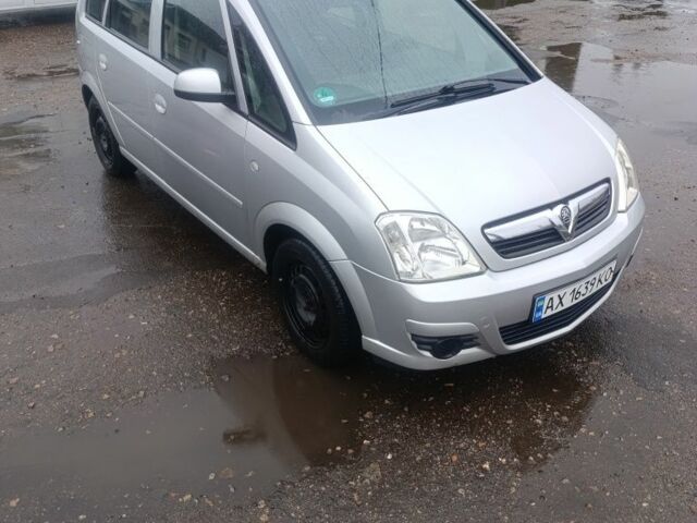 Сірий Опель Меріва, об'ємом двигуна 1.6 л та пробігом 214 тис. км за 4400 $, фото 3 на Automoto.ua