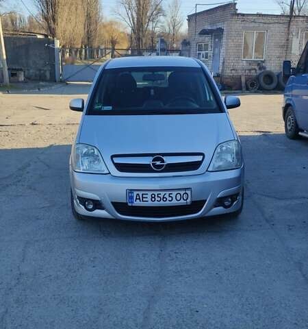 Сірий Опель Меріва, об'ємом двигуна 1.6 л та пробігом 228 тис. км за 4950 $, фото 12 на Automoto.ua