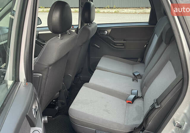 Сірий Опель Меріва, об'ємом двигуна 1.6 л та пробігом 170 тис. км за 4750 $, фото 8 на Automoto.ua