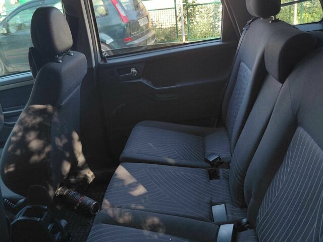 Серый Опель Мерива, объемом двигателя 0 л и пробегом 345 тыс. км за 3200 $, фото 4 на Automoto.ua