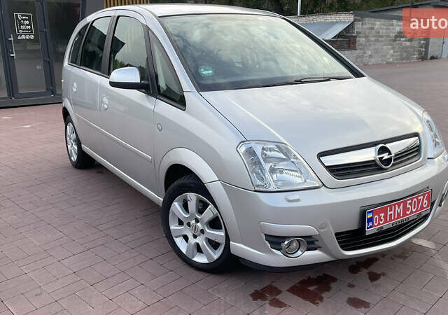 Сірий Опель Меріва, об'ємом двигуна 1.6 л та пробігом 170 тис. км за 4750 $, фото 5 на Automoto.ua