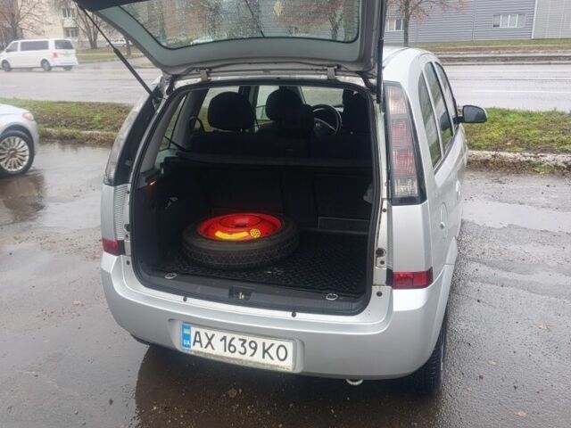 Сірий Опель Меріва, об'ємом двигуна 1.6 л та пробігом 214 тис. км за 4400 $, фото 4 на Automoto.ua