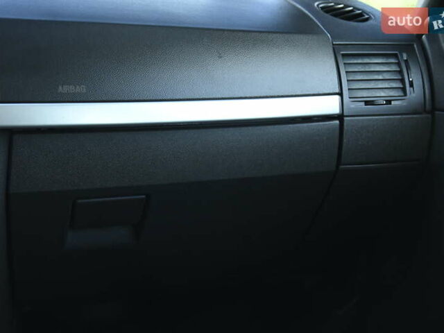 Опель Мерива 2006 в Бердичеве на Automoto.ua Серый Опель Мерива, объемом двигателя 1.6 л и пробегом 128 тыс. км за 4400 $, фото 28 на Automoto.ua