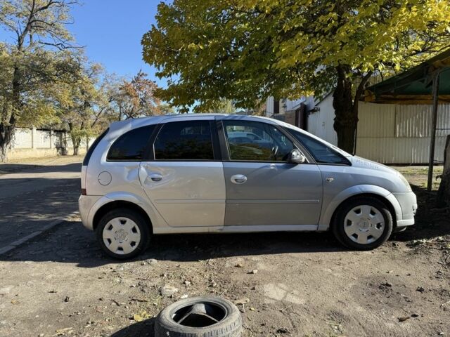 Сірий Опель Меріва, об'ємом двигуна 1.7 л та пробігом 150 тис. км за 3300 $, фото 7 на Automoto.ua