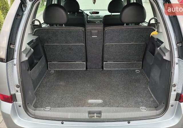 Сірий Опель Меріва, об'ємом двигуна 1.4 л та пробігом 255 тис. км за 3400 $, фото 16 на Automoto.ua