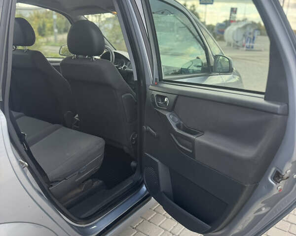 Серый Опель Мерива, объемом двигателя 1.6 л и пробегом 222 тыс. км за 3800 $, фото 14 на Automoto.ua