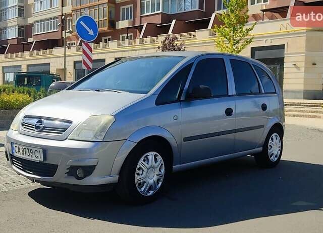 Сірий Опель Меріва, об'ємом двигуна 1.6 л та пробігом 124 тис. км за 4500 $, фото 19 на Automoto.ua