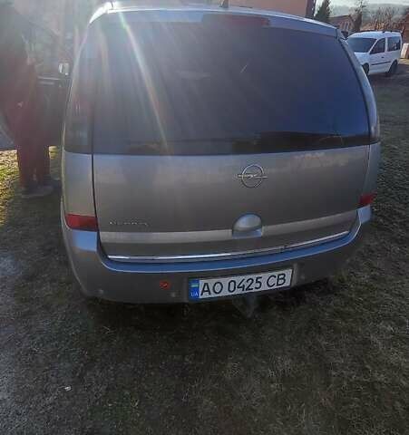 Серый Опель Мерива, объемом двигателя 1.8 л и пробегом 194 тыс. км за 4000 $, фото 4 на Automoto.ua