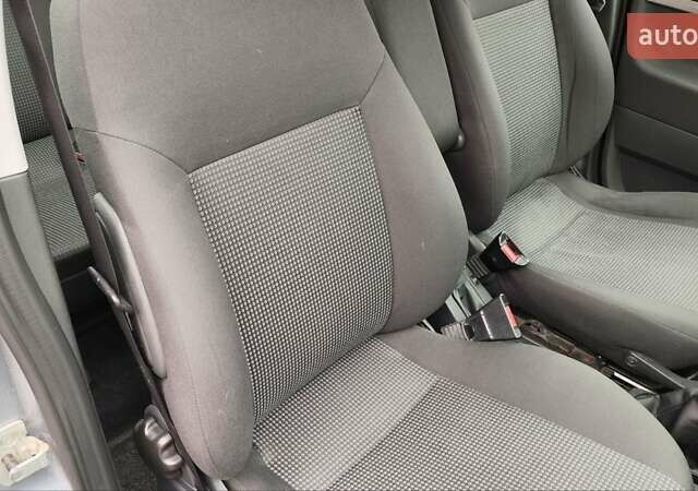 Сірий Опель Меріва, об'ємом двигуна 1.4 л та пробігом 255 тис. км за 3400 $, фото 18 на Automoto.ua