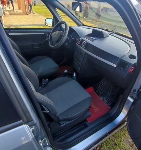 Серый Опель Мерива, объемом двигателя 1.8 л и пробегом 194 тыс. км за 4000 $, фото 3 на Automoto.ua