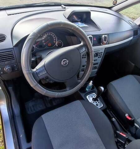 Серый Опель Мерива, объемом двигателя 1.8 л и пробегом 194 тыс. км за 4000 $, фото 6 на Automoto.ua