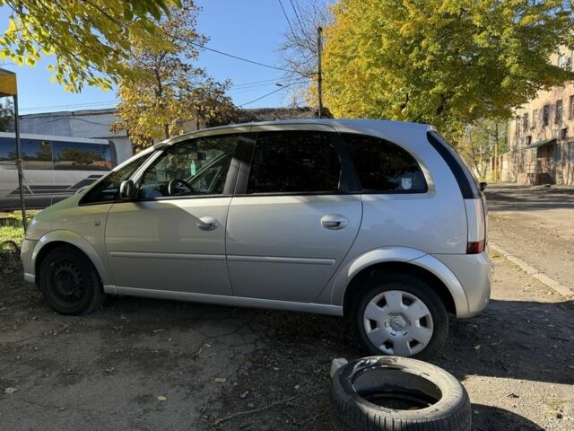 Сірий Опель Меріва, об'ємом двигуна 1.7 л та пробігом 150 тис. км за 3300 $, фото 1 на Automoto.ua