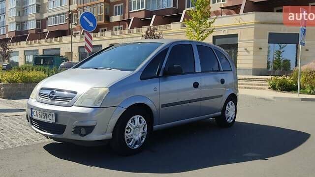 Сірий Опель Меріва, об'ємом двигуна 1.6 л та пробігом 124 тис. км за 4500 $, фото 9 на Automoto.ua