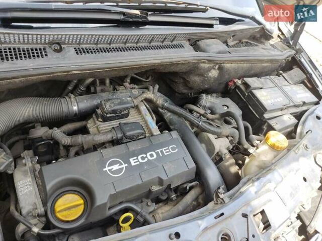 Серый Опель Мерива, объемом двигателя 1.69 л и пробегом 187 тыс. км за 4800 $, фото 9 на Automoto.ua