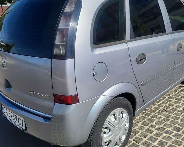 Сірий Опель Меріва, об'ємом двигуна 1.6 л та пробігом 124 тис. км за 4500 $, фото 2 на Automoto.ua