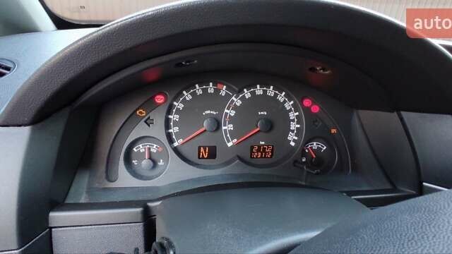 Сірий Опель Меріва, об'ємом двигуна 1.6 л та пробігом 124 тис. км за 4500 $, фото 12 на Automoto.ua