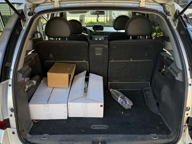 Сірий Опель Меріва, об'ємом двигуна 1.7 л та пробігом 150 тис. км за 3300 $, фото 6 на Automoto.ua