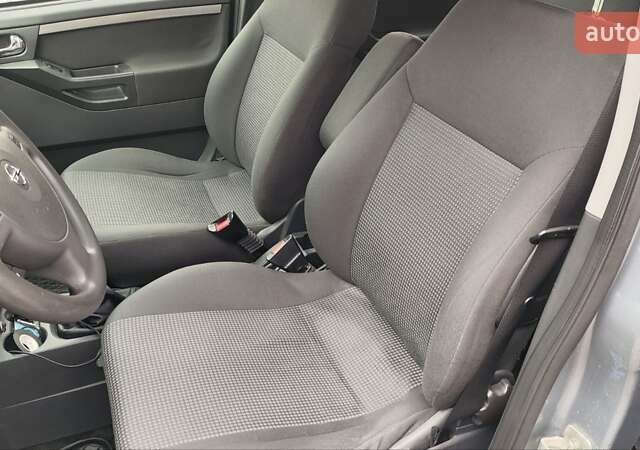 Сірий Опель Меріва, об'ємом двигуна 1.4 л та пробігом 255 тис. км за 3400 $, фото 9 на Automoto.ua