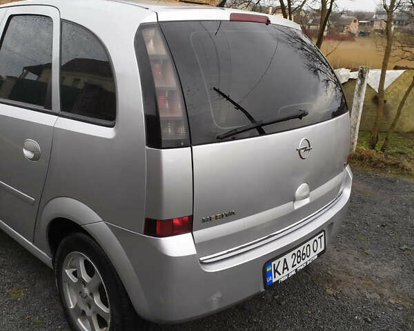 Сірий Опель Меріва, об'ємом двигуна 1.6 л та пробігом 270 тис. км за 4000 $, фото 3 на Automoto.ua