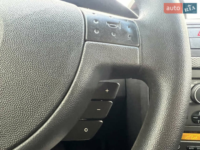 Серый Опель Мерива, объемом двигателя 1.4 л и пробегом 158 тыс. км за 4599 $, фото 49 на Automoto.ua