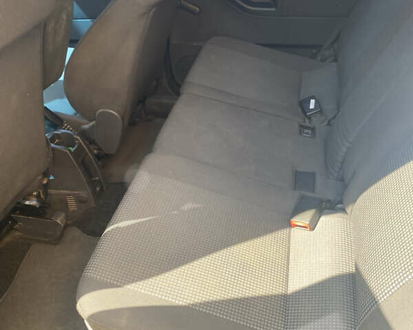 Сірий Опель Меріва, об'ємом двигуна 1.6 л та пробігом 280 тис. км за 4950 $, фото 14 на Automoto.ua