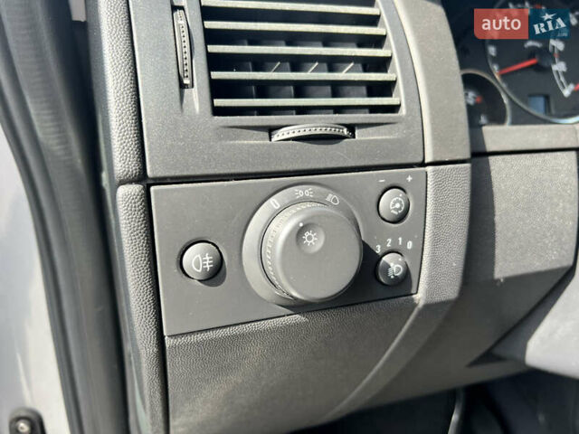 Серый Опель Мерива, объемом двигателя 1.6 л и пробегом 86 тыс. км за 6500 $, фото 9 на Automoto.ua