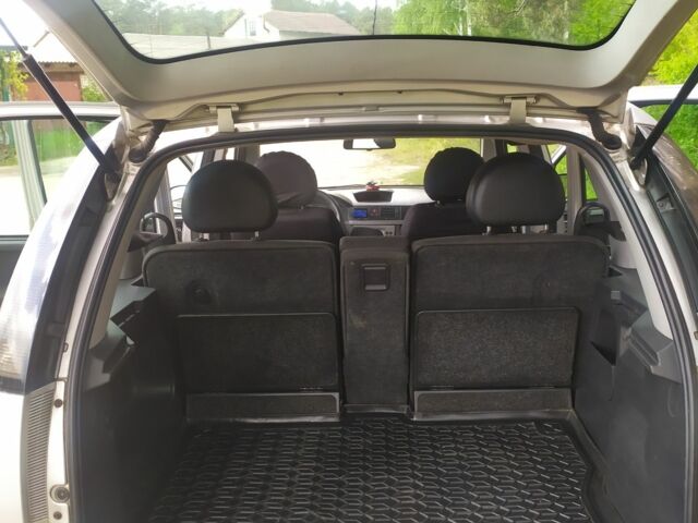 Серый Опель Мерива, объемом двигателя 1.2 л и пробегом 270 тыс. км за 3300 $, фото 4 на Automoto.ua