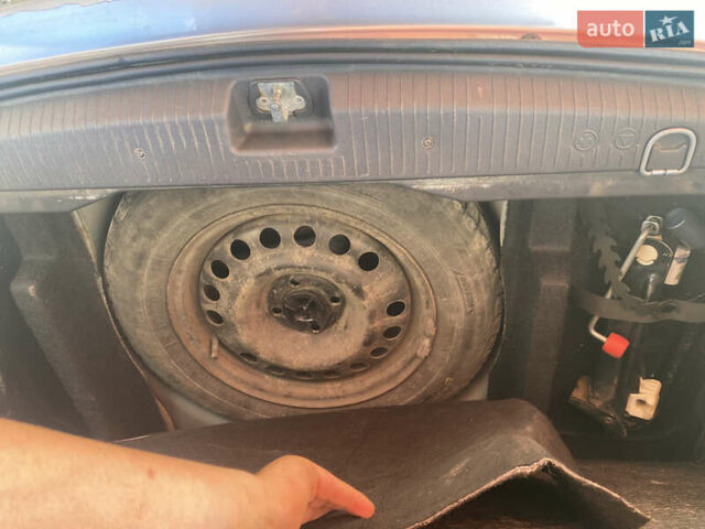 Сірий Опель Меріва, об'ємом двигуна 1.6 л та пробігом 280 тис. км за 4950 $, фото 21 на Automoto.ua